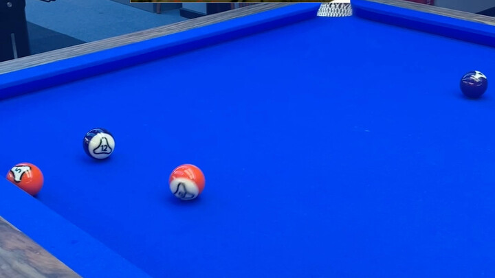 تعليم تقنيات البلياردو: مناسب للحبيبين والحبيبات على حدٍّ سواء