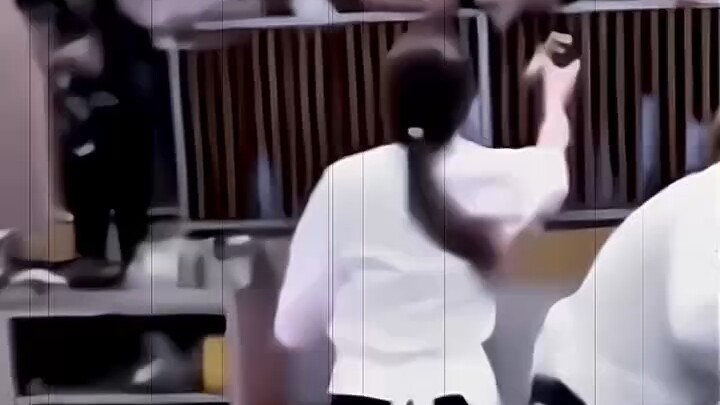 父亲是我们坚强的后盾（Father is our strong backing）