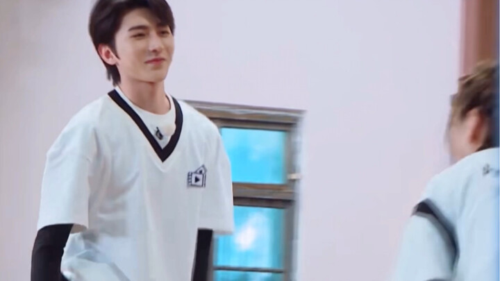 I kind of get Cai Xukun!