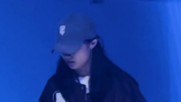 It's hard not to love such a cool song with such cool hip-hop~