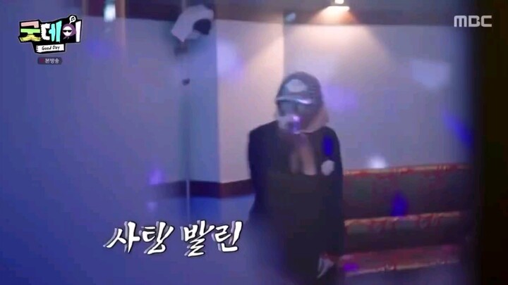 G-Dragon killed it at KTV with “Crooked” — a perfect 100! His baby-voiced delivery and freestyle wer