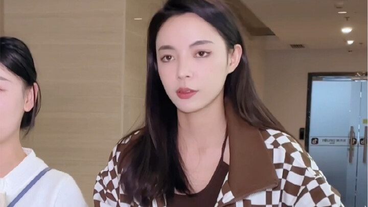 Dingding: Aku benar-benar berada dalam keadaan yang sia-sia, bingung tak tahu harus berbuat apa, dan