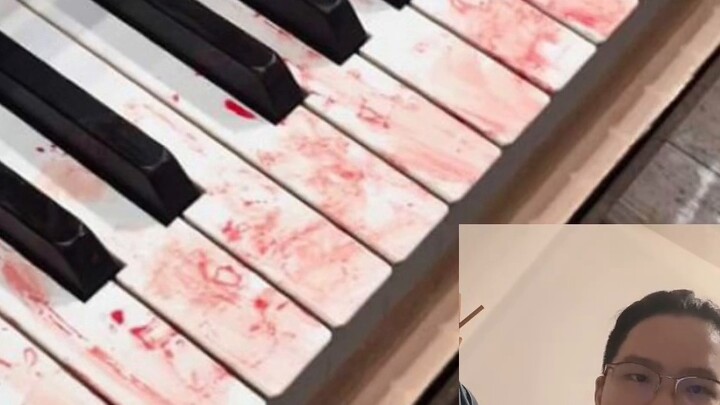 Kenapa kamu berdarah sekali saat bermain piano?