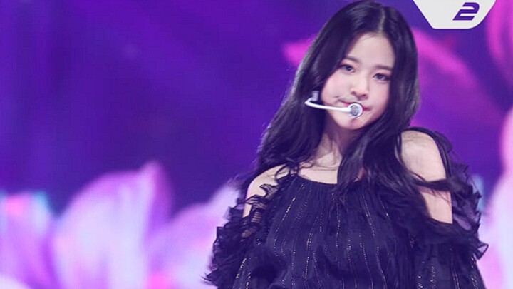 [Archaeology] Jang Won-young at 14, live performance in a purple dress—so cute as she bounces around