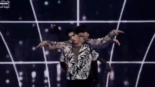 رائع لدرجة البكاء! العرض المباشر الأحدث لـ SEVENTEEN لأغنية 247 على المسرح بجمال خلاب