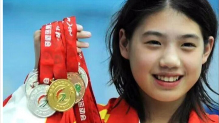 During the swimming team’s childhood days, can you recognize everyone?