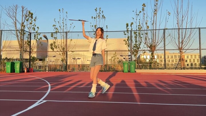 Who is 【柒迹⭐】? ! Still sending love to the moon in 2023! ♥Sending love to the moon~♥～
