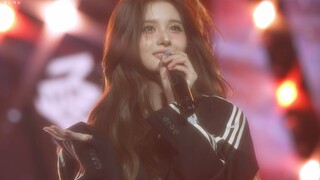 منصة عالية الدقة لعروض NMIXX DASH+Soñar+See That في مدريد