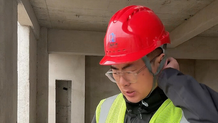 How long has it been since you last had a day off at the construction site?