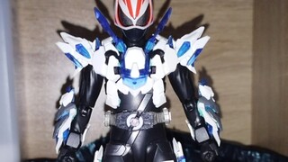 Armor Harimau Putih Rubah Ekstrim (juga Miku Extreme Fox)