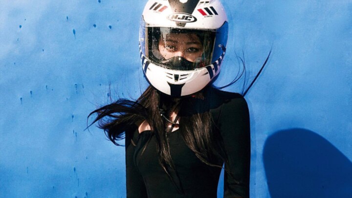 I bet no one would argue that Zha is gorgeous. Gisele’s fresh, hard-hitting photoshoot—let’s see who
