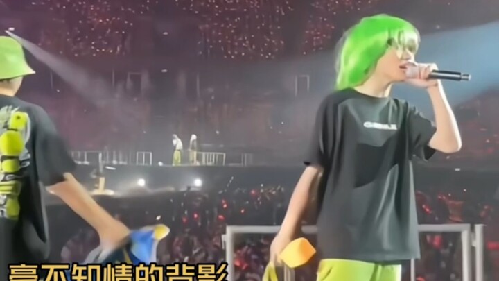 Renjun, holding the jersey, searches for his younger brother (completely unaware that his brother is