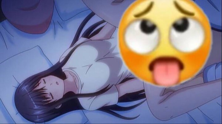 Tengah2 selangkangku dimasukin sesuatu yg bikin aku merem melek hingga hilang kesadaran ku😋😋🔥