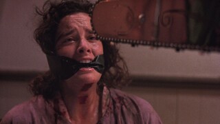 Trong bộ phim kinh dị "The Texas Chainsaw Massacre 3", những chàng trai và cô gái trẻ đã vô tình bướ