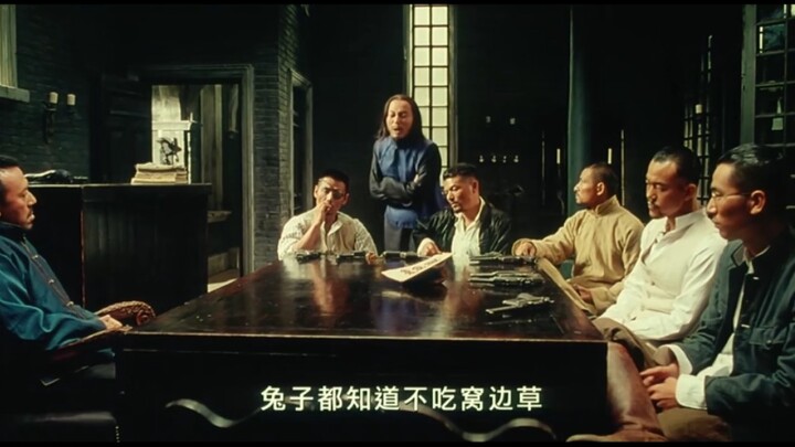 “Úc ư? Phì! Kinh quá!”