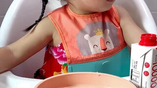 三个月前的小妞看起来好嫩呀