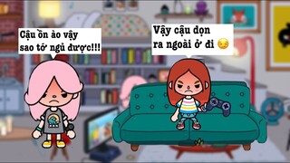 Ở ký túc xá cùng cô bạn ồn ào 😠😭 | Toca Life World