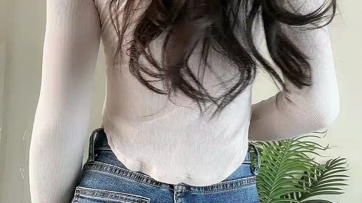 #tight jeans#back view#slightly plump girls