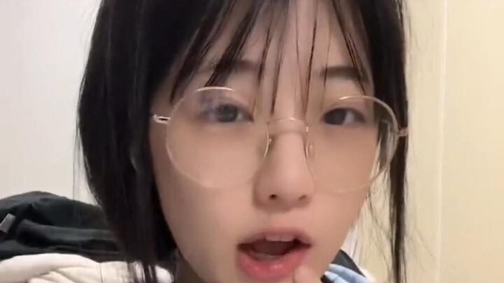 Tôi yêu cả khi trang điểm lẫn lúc không trang điểm...