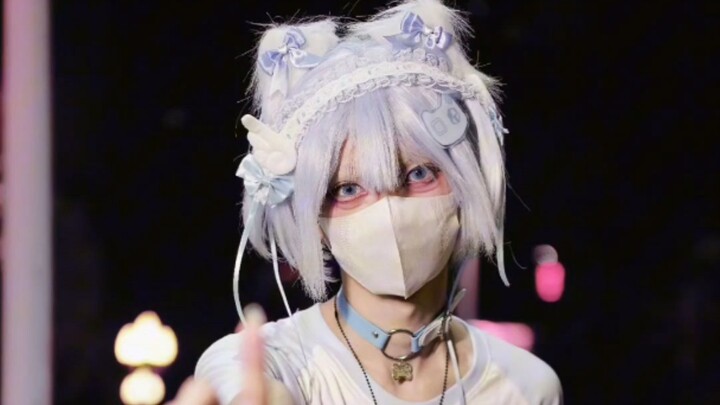 Cô gái nhỏ cao 1,72m chỉ nặng 45kg