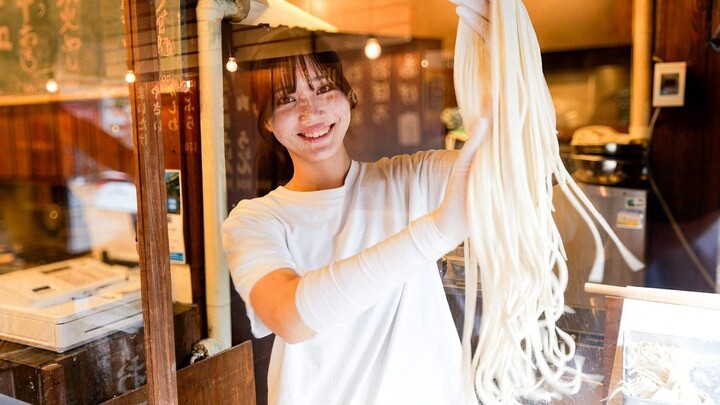 父の想いを紡ぐ看板娘の手作りあったかうどん！父の背中を追いながら今日も一生懸命うどんを打ちます！