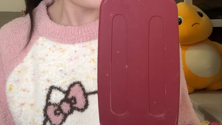 【Xiaoshi Nai Xiong】Hanya Makan Dua Batang Es Krim Kecil