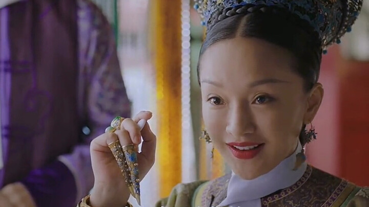 The Empress Dowager will stop at nothing to win back the emperor’s favor; even those breathtaking da