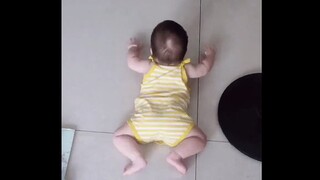 تلك الأوضاع الزاحفة الغريبة لطيفة جدًا!