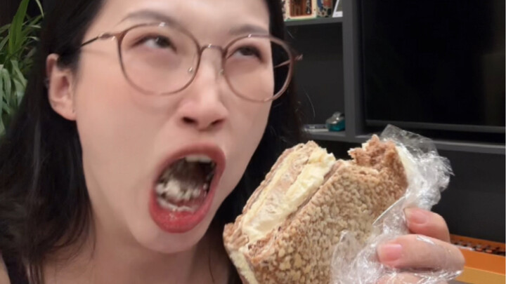 Rốt cuộc thì ai đã phát minh ra bánh mì mamút?