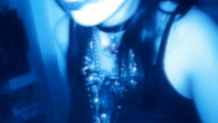 Cô gái xây dựng khiến bạn phải nhảy theo phong cách Gothic/độc lạ/đừng chửi tôi