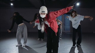 【1M Basics】Koreografi Redy "Shut Down"