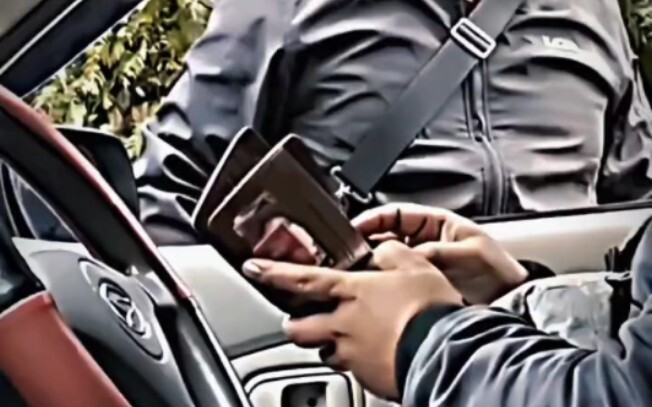 Aku suka penampilanmu yang memberontak