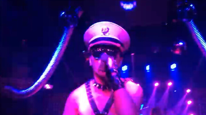 Chỉ để đạt 20 nghìn người theo dõi, video xuống biển mà các fan yêu cầu đã đến rồi, một ly kính quá 