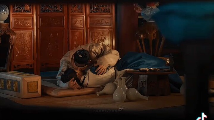 BON APPETIT YOUR MAJESTY episode 5 kissing scene
