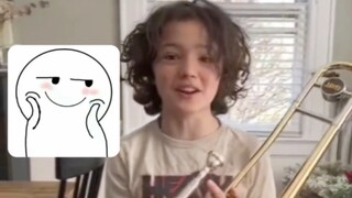 一个吹长号的小孩能有什么杀伤力呢？