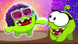 Om Nom Kisah - Menari Disko Penjahat Robot | Kartun Lucu Untuk Anak | Om Nom Bahasa