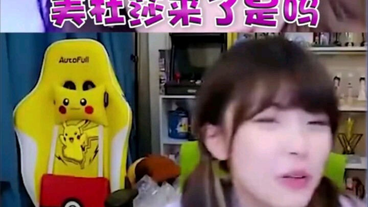 Zhou Shuyi melakukan kunjungan ward, sang adik langsung berseru: “Medusa datang!” hahahaha