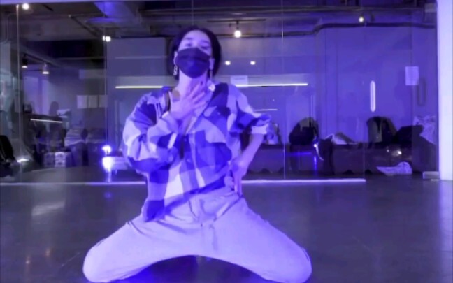 街头女战士【Monika】少见的女团舞 Gidle的 Oh My God 不得不说Mo什么题材都挺合适的