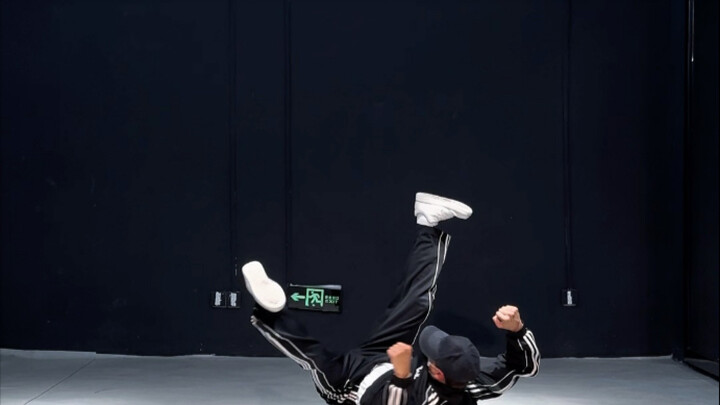 Here’s a super easy-to-learn, unbeatable street dance windmill!