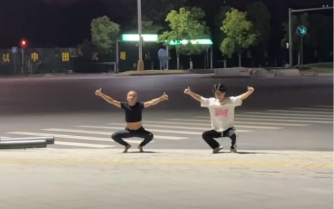 江西男孩疑似转行进军艺术业