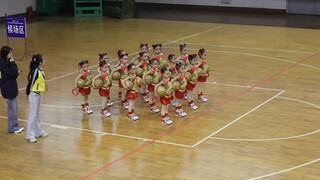 小东西奶萌奶萌的