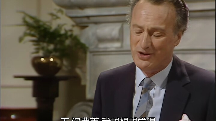 汉弗莱，我一直在想的确应该减轻你的负担了。汉弗莱：OH no no no no. No, there