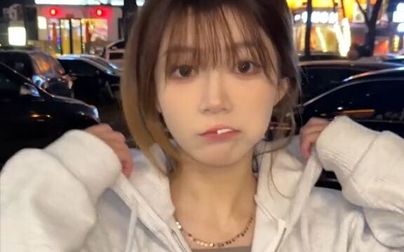 A gentle, kind, and pure circle is what attracts men the most.