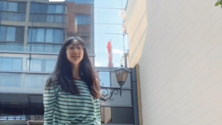 بداية العطلة الصيفية لطلاب الصف الأول الثانوي بنسخة فوضوية من رقصة Left Right! حتى الاستيقاظ يبدو را