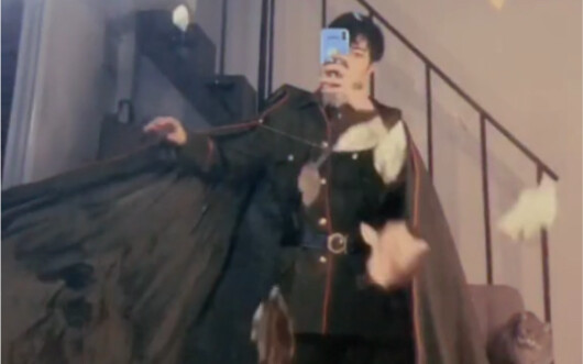 รวมฮิตฉากพระเอกต่าง ๆ สะบัดเสื้อคลุม