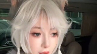 Semua orang bilang Yin Yue mirip Chen Zihan. Dia benar-benar cosplay Yin Yue.
