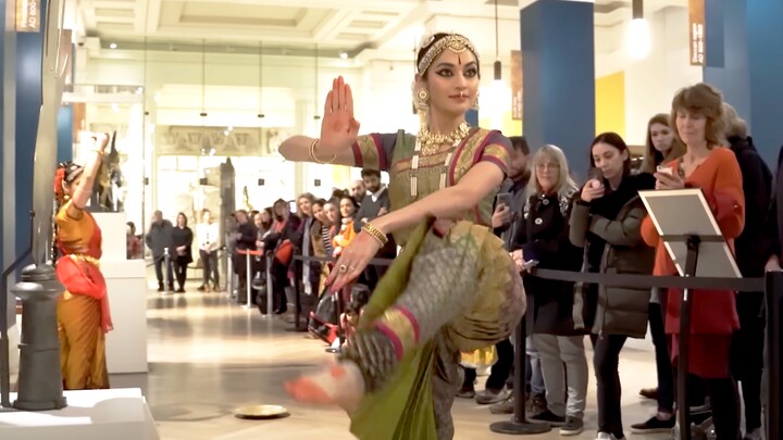 引人入胜的表演之在大英博物馆展示的印度古典舞蹈 Indian classical dance at the British Museum