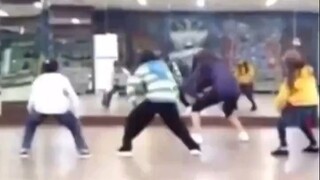 【تدريب الرقص】 شين فاي البالغ من العمر 9 سنوات، ووين بين، وشيو ياه البالغة من العمر 7 سنوات