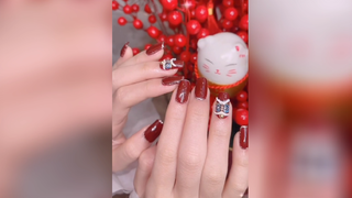Nail đỏ sư tử đón tết và nail hợp tone da sang chảnh