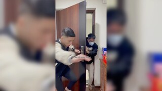 Cứu tao với bạn hiền ơi !